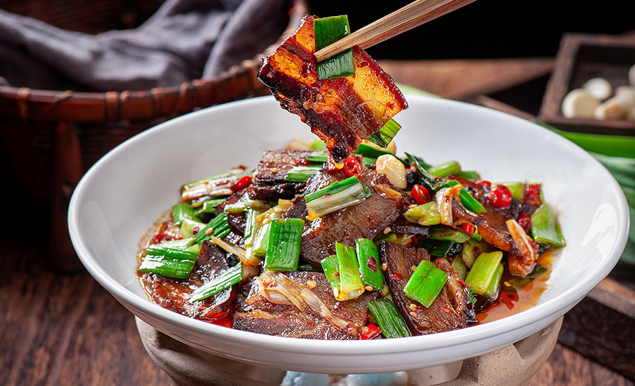 罗永浩公开点赞两家餐厅，凭什么都是湘菜馆？